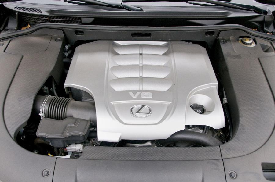  Lexus LX570 2009 года  (фото 31 из 46)